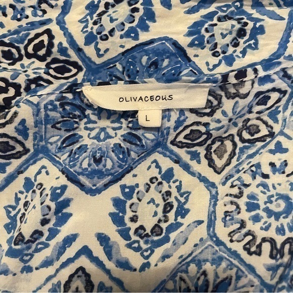 Olivaceous Short Sleeve Medallion Print Tie Front Crop Top - Picture 3 of 4